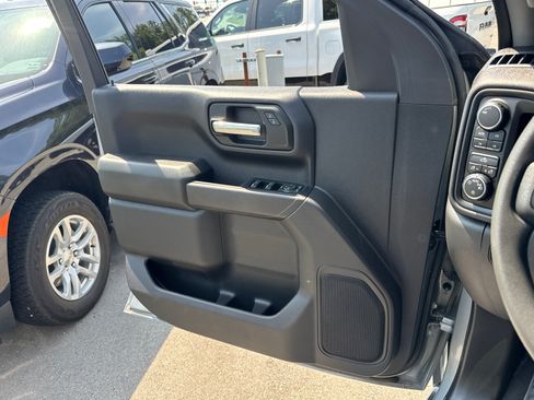 Used 2024 Chevrolet Silverado 1500 Custom Trail Boss w/ LPO, Dark Essentials Package AWD/4WD image 16