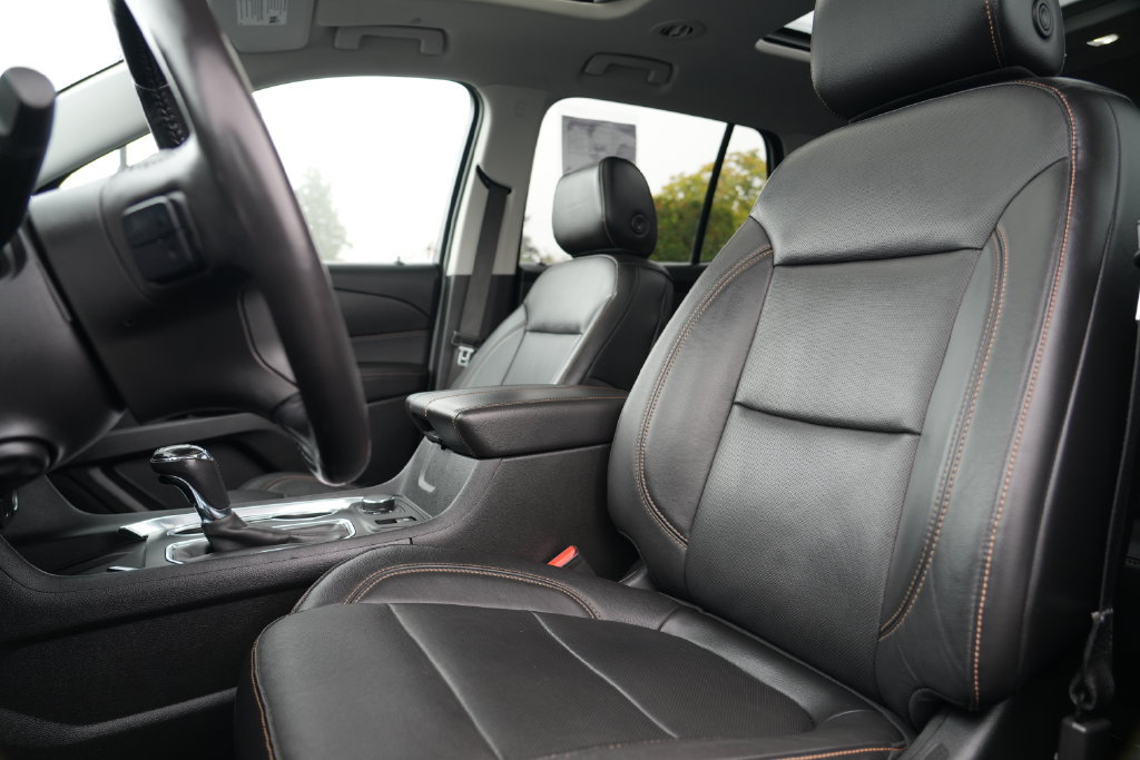 Used 2019 Chevrolet Traverse Premier w/ Redline Edition AWD/4WD image 13