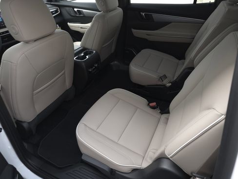 New 2026 Buick Enclave Preferred w/ Power Package FWD image 31