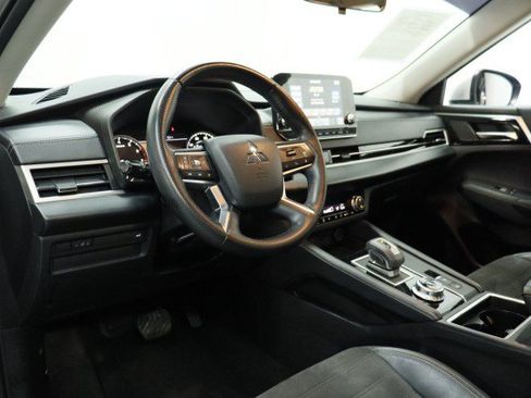 Used 2022 Mitsubishi Outlander SE AWD/4WD image 6
