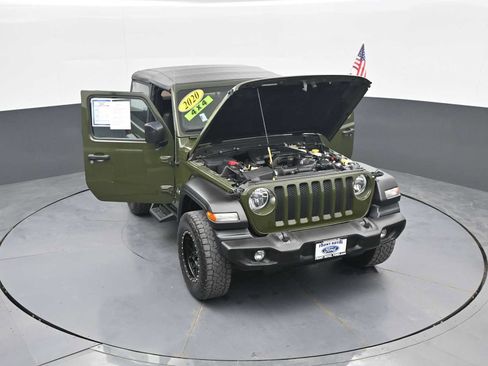 Used 2020 Jeep Wrangler Sport AWD/4WD image 39