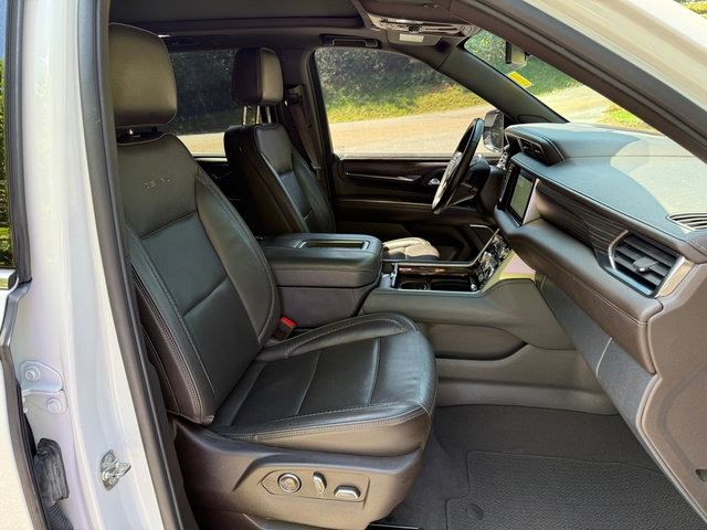 Used 2023 GMC Yukon Denali RWD image 25