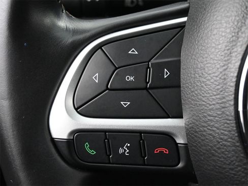 Used 2019 Jeep Compass Latitude w/ Popular Equipment Group image 6