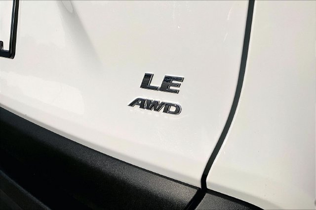 Used 2025 Toyota RAV4 LE AWD/4WD image 23