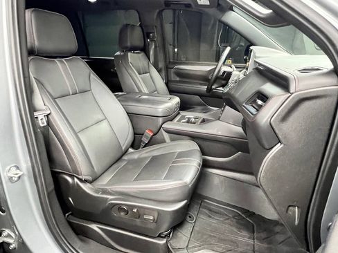 Used 2024 Chevrolet Suburban RST w/ Luxury Package AWD/4WD image 9