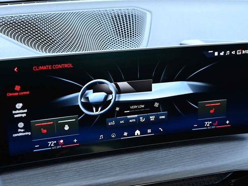 New 2026 BMW 330i Sedan w/ Premium Package image 9