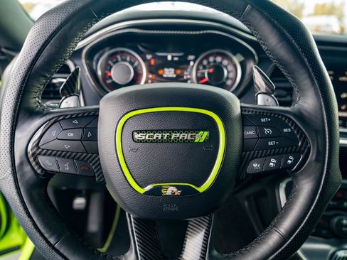 Used 2015 Dodge Challenger R/T Scat Pack w/ Scat Pack Appearance Package image 19