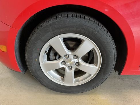 Used 2016 Chevrolet Cruze LT image 9