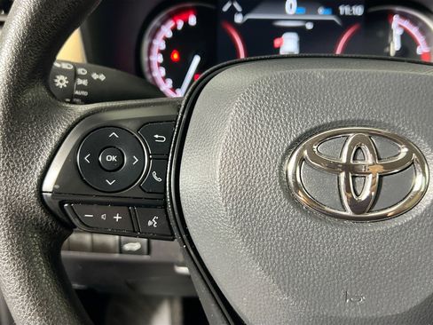 Used 2025 Toyota RAV4 XLE w/ Convenience Package FWD image 18