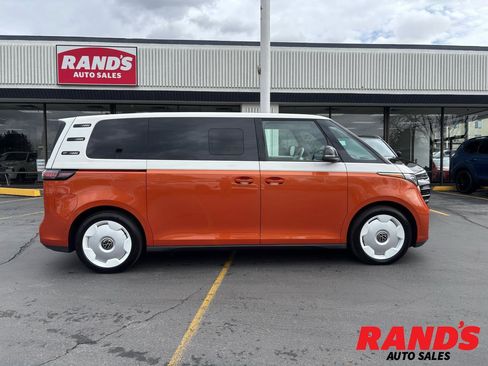 Used 2025 Volkswagen ID. Buzz 1st Edition image 1