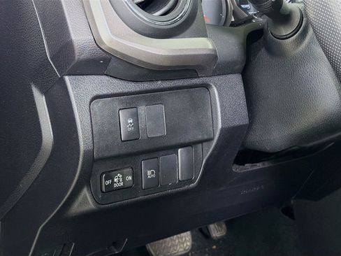 Used 2022 Toyota Tacoma SR5 image 12