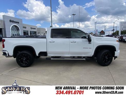 Used 2020 Chevrolet Silverado 2500 High Country w/ Technology Package AWD/4WD image 10