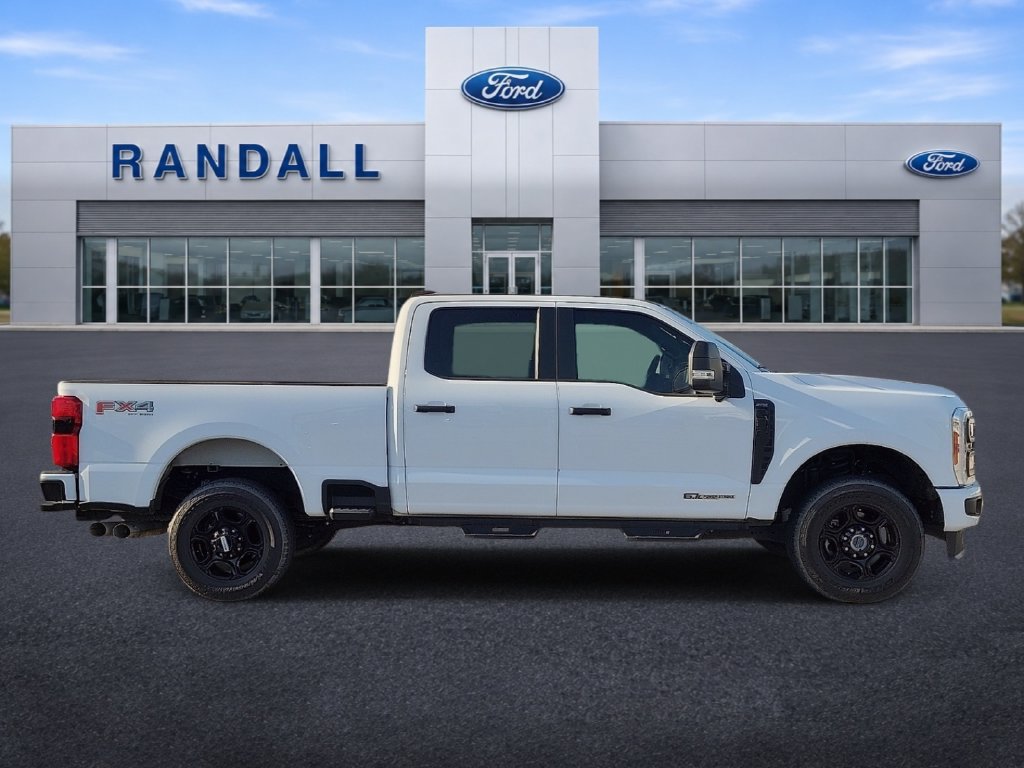 Used 2023 Ford F250 XL w/ STX Appearance Package AWD/4WD image 6