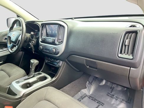 Used 2021 Chevrolet Colorado LT w/ Chrome Appearance Package AWD/4WD image 25