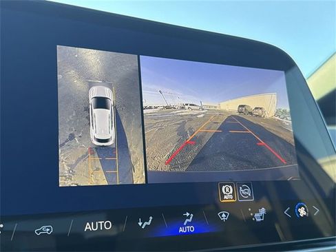 New 2026 Chevrolet Equinox EV LT image 15