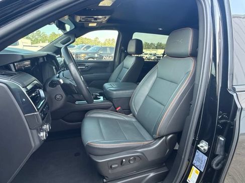 Used 2025 GMC Yukon XL AT4 w/ AT4 Premium Package AWD/4WD image 25