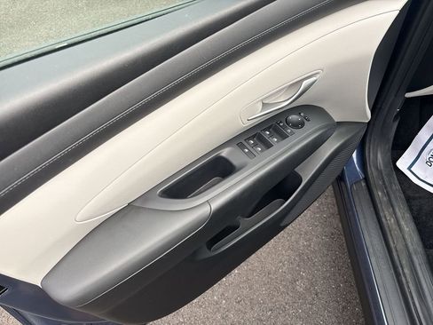 Certified 2025 Hyundai Tucson SE image 15