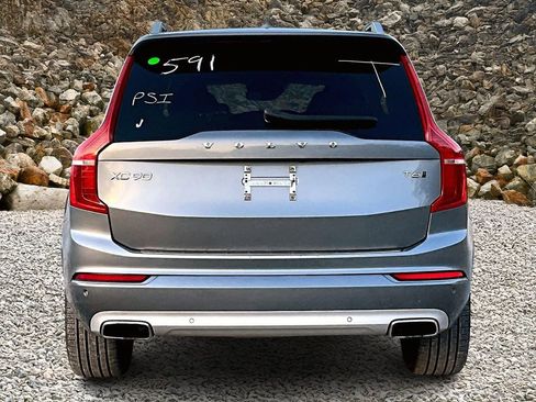 Used 2019 Volvo XC90 T6 Momentum w/ Advanced Package image 4