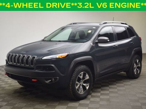 Used 2016 Jeep Cherokee Trailhawk image 3