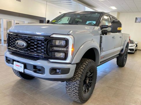New 2026 Ford F250 Lariat w/ Black Appearance Package image 4