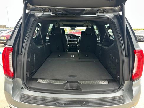 Used 2024 GMC Yukon XL Denali AWD/4WD image 12
