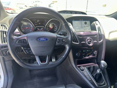 Used 2017 Ford Focus ST w/ Equipment Group 401A FWD image 6
