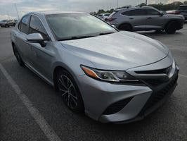 Used 2018 Toyota Camry SE FWD image 3
