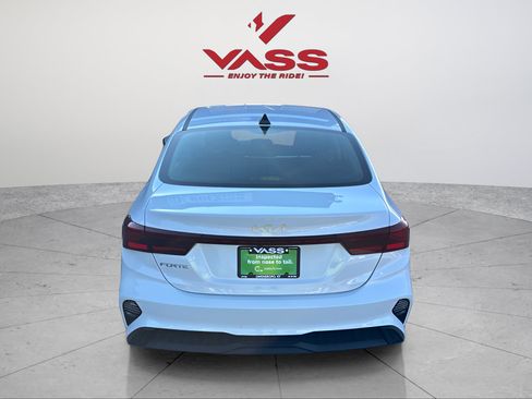 Used 2024 Kia Forte LXS FWD image 4