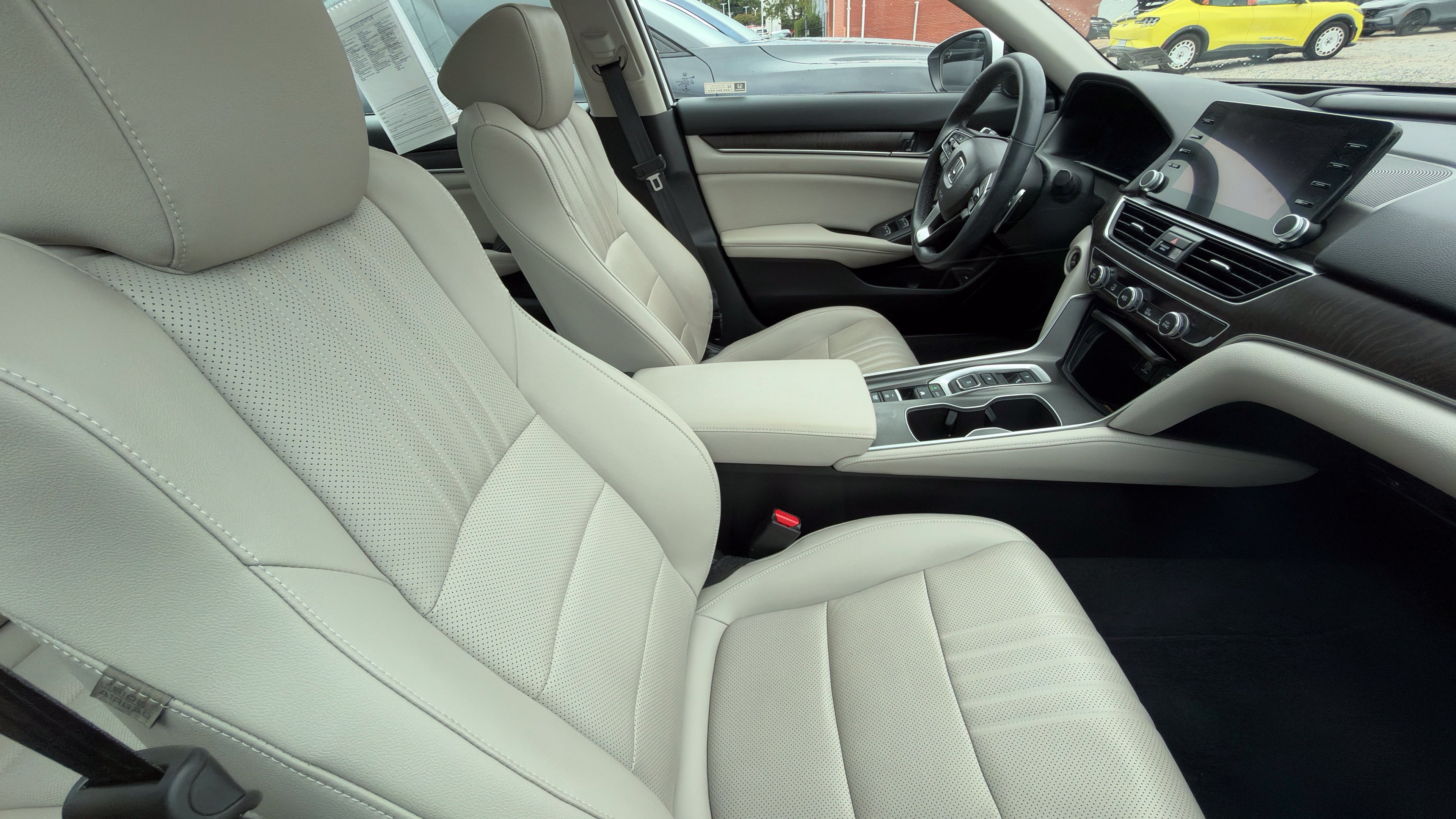 Used 2022 Honda Accord Touring image 10