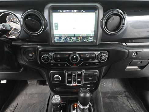 Used 2022 Jeep Gladiator Sport image 35