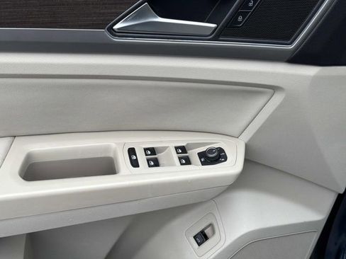 Used 2019 Volkswagen Atlas SE FWD image 25