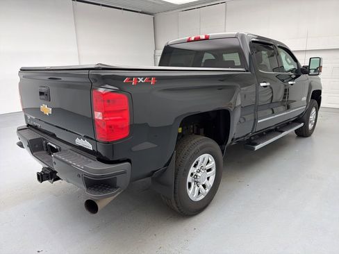 Used 2019 Chevrolet Silverado 3500 High Country w/ Duramax Plus Package image 12