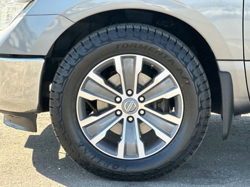 Used 2017 Nissan Titan SL image 25