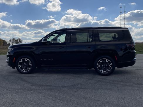 Used 2023 Jeep Wagoneer Series III w/ Preferred Equipment Group image 33