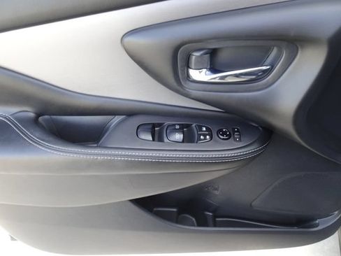 Used 2023 Nissan Murano SV w/ SV Midnight Edition Package FWD image 8