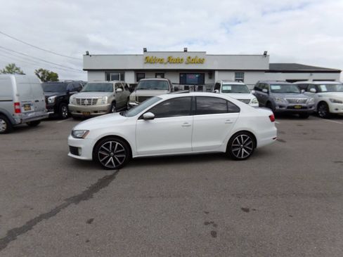 Used 2013 Volkswagen Jetta GLI Autobahn FWD image 1