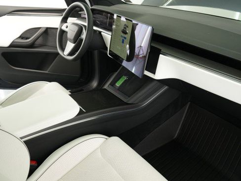 Used 2023 Tesla Model X Plaid image 48