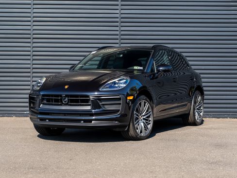 Used 2026 Porsche Macan image 1