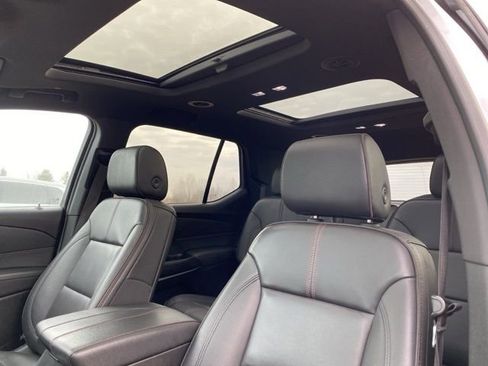 Used 2023 Chevrolet Traverse RS image 14