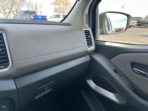 Used 2022 Nissan Frontier SV image 26