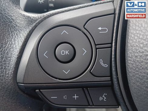 Used 2025 Toyota RAV4 LE AWD/4WD image 2