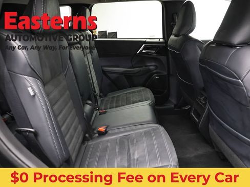 Used 2025 Mitsubishi Outlander SE AWD/4WD image 23
