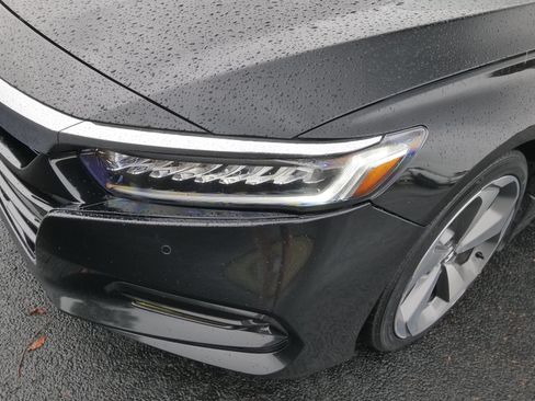 Used 2020 Honda Accord Touring image 11