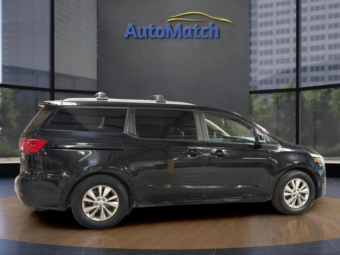 Used 2016 Kia Sedona LX w/ LX Convenience Package FWD image 11