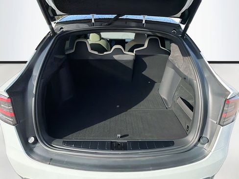 Used 2024 Tesla Model X Base image 12