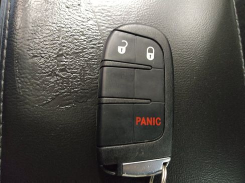 Used 2016 Dodge Journey SE w/ Flexible Seating Group image 32