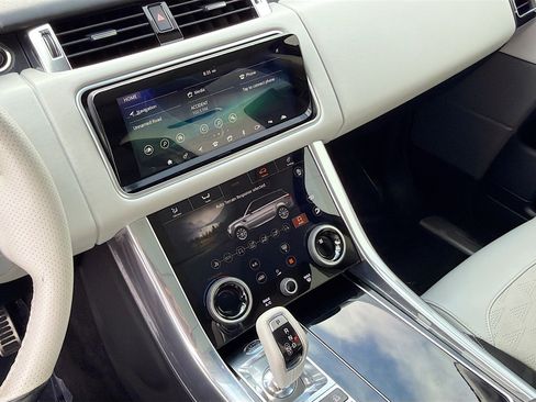 Used 2022 Land Rover Range Rover Sport SVR image 28