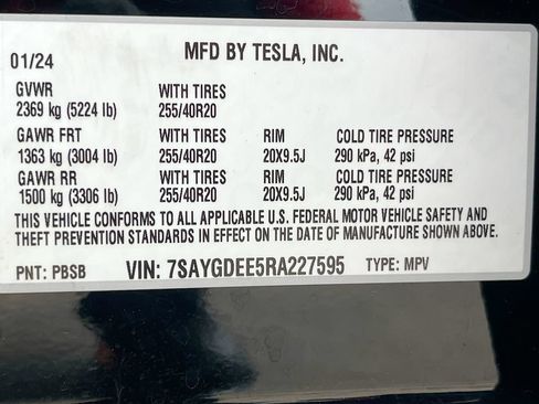 Used 2024 Tesla Model Y Long Range AWD/4WD image 28