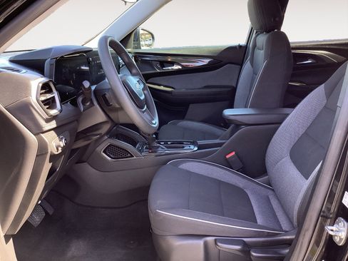 Used 2025 Chevrolet TrailBlazer LT image 25