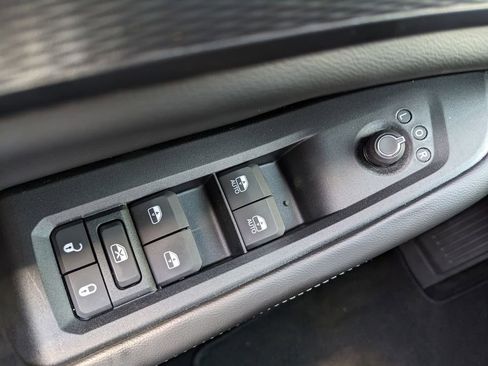 Used 2026 Jeep Grand Cherokee Laredo image 15